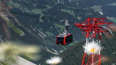 Bergbahn Gondel vom Lünersee, die gerade den Berg zum Lünersee hoch fährt | © Golm Silvretta Lünersee Tourismus GmbH Bregenz, Philipp Schilcher