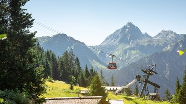 Tafamuntbahn, die gerade den Berg hinauffährt | © Golm Silvretta Lünersee Tourismus GmbH Bregenz, Stefan Kothner