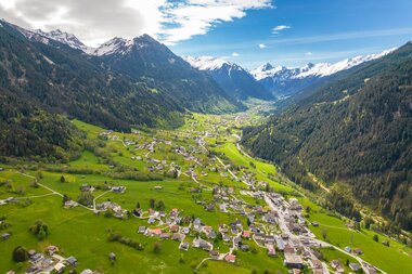 © Stefan Kothenr Photography © Stefan Kothenr Photography